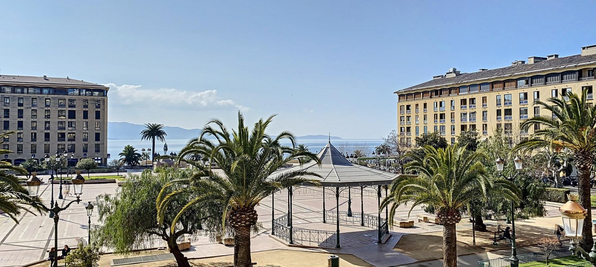 VENTE F3 PLACE DIAMANT - AJACCIO CENTRE VILLE