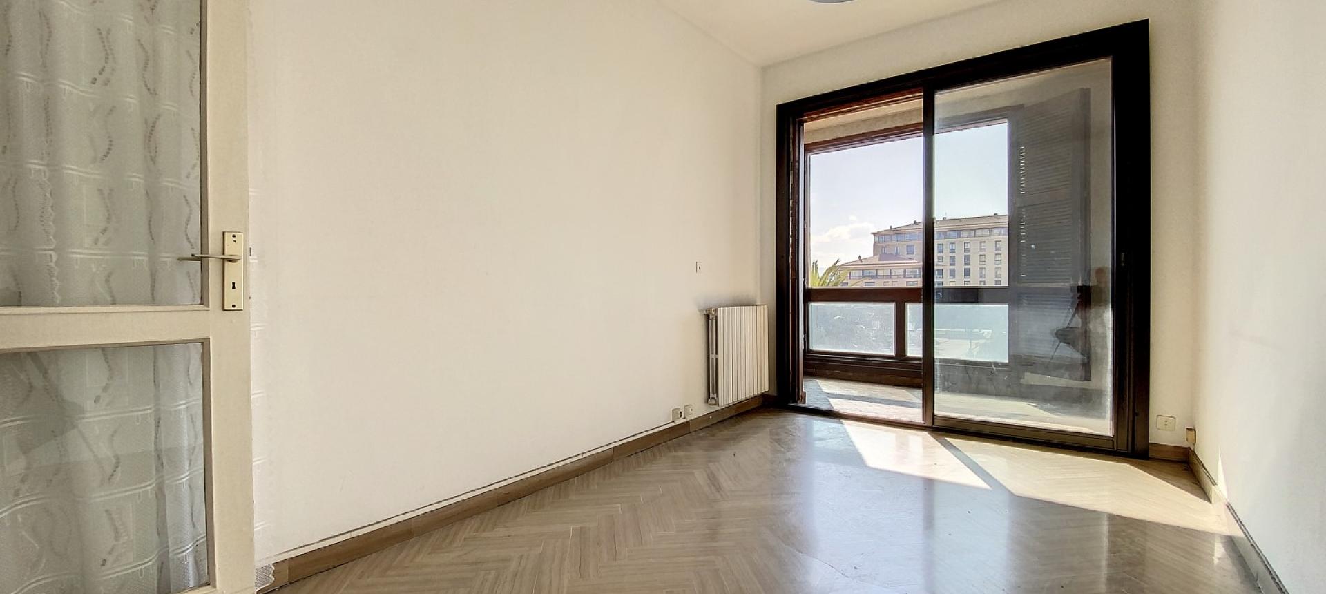 VENTE F3 PLACE DIAMANT - AJACCIO CENTRE VILLE