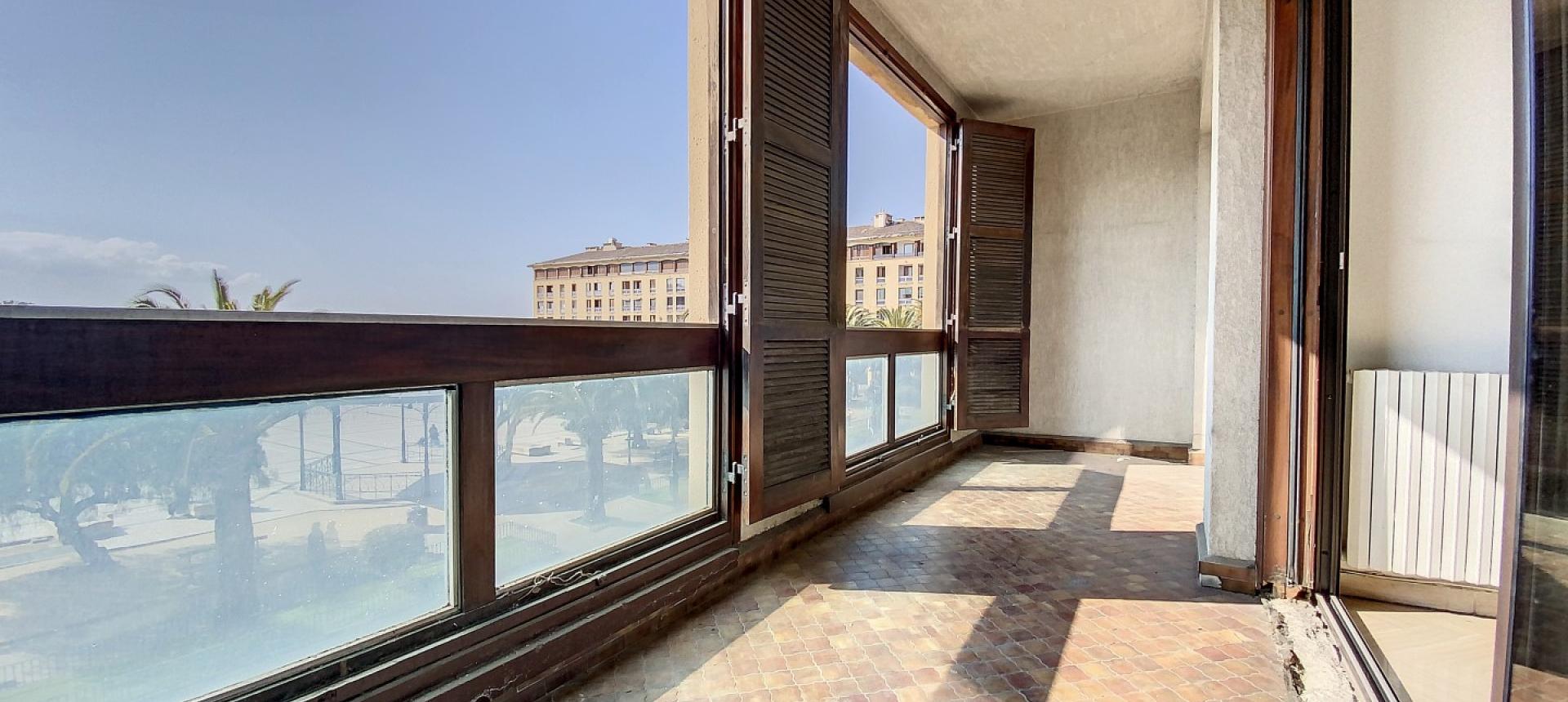 VENTE F3 PLACE DIAMANT - AJACCIO CENTRE VILLE