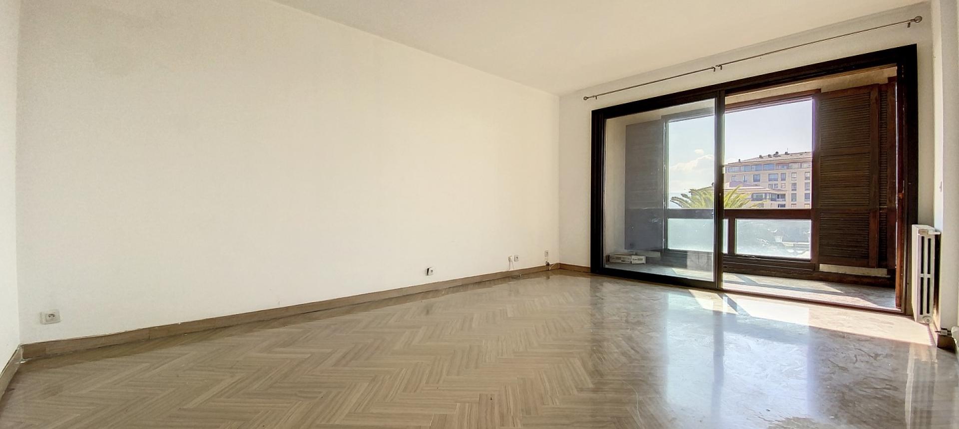 VENTE F3 PLACE DIAMANT - AJACCIO CENTRE VILLE