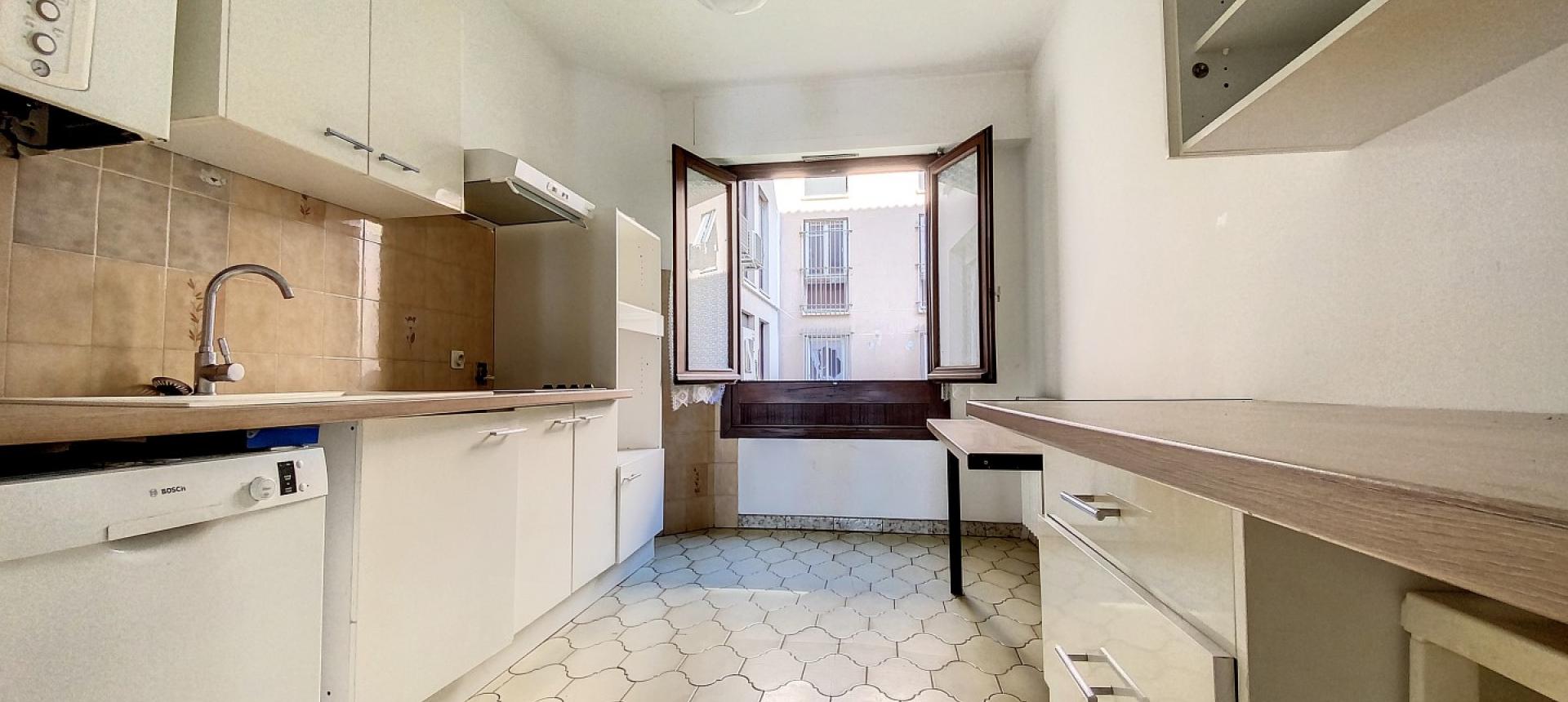 VENTE F3 PLACE DIAMANT - AJACCIO CENTRE VILLE