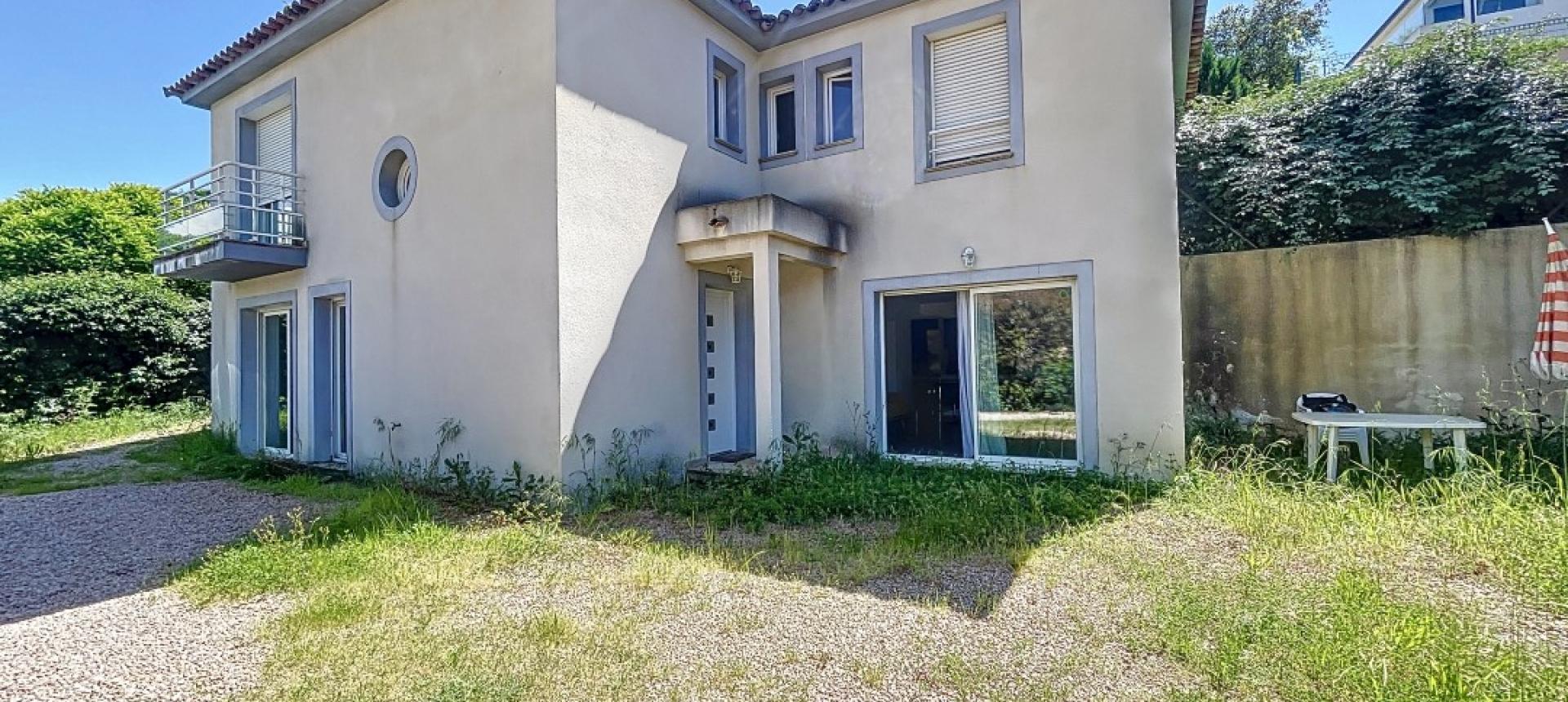 F3 meublé à louer secteur Mezzavia à Ajaccio