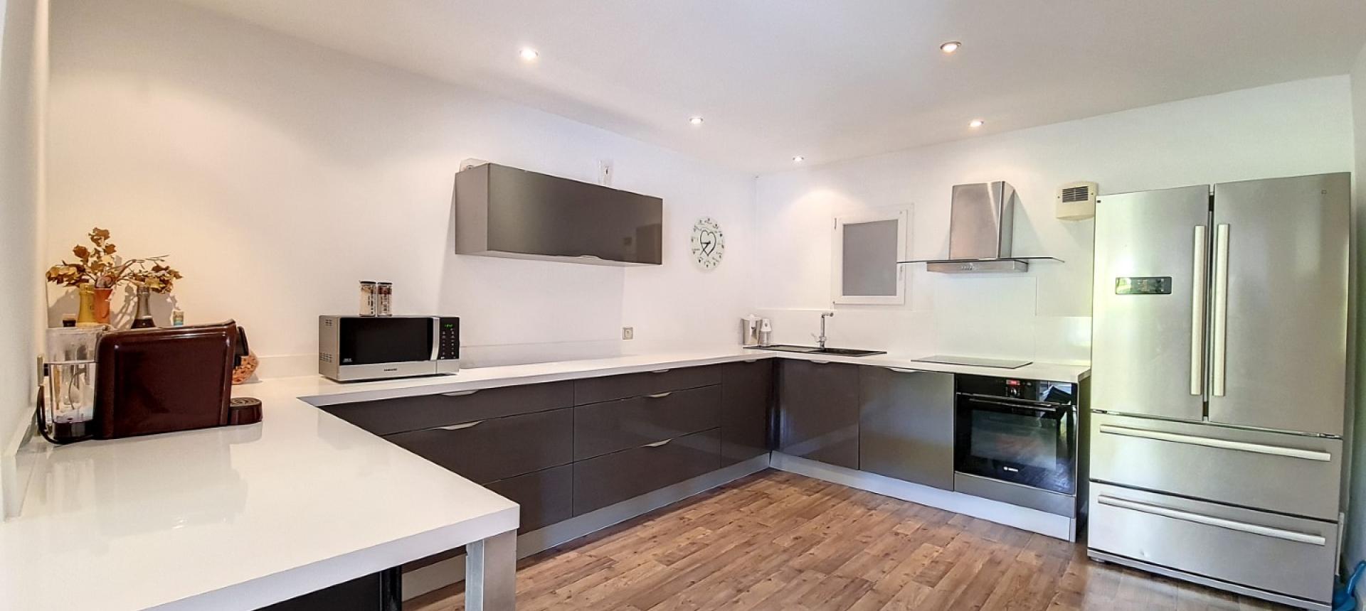 CUISINE F3 + F2 EN BAS DE VILLA AVEC TERRAIN CONSTRUCTIBLE MEZZAVIA