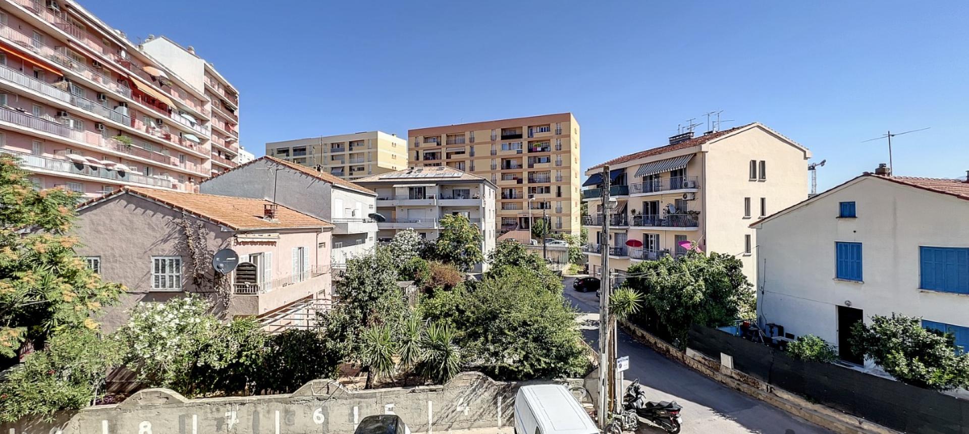 Appartement F3 /4 à vendre à Ajaccio - Secteur Candia