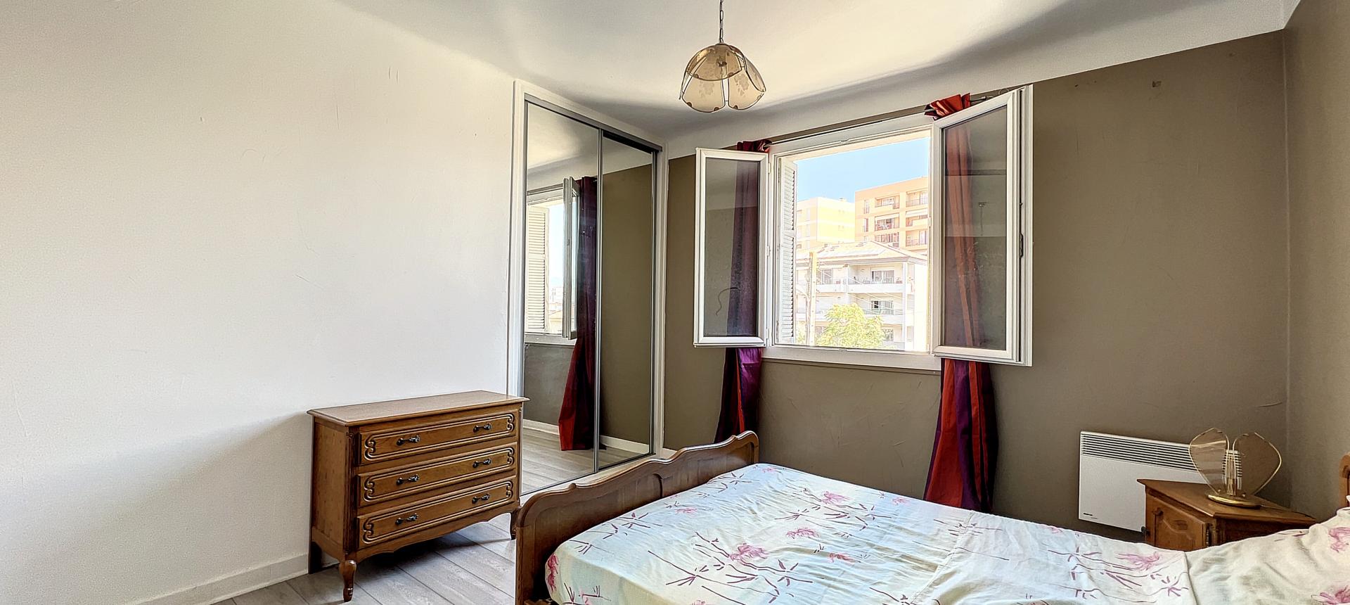 Appartement F3 /4 à vendre à Ajaccio - Secteur Candia