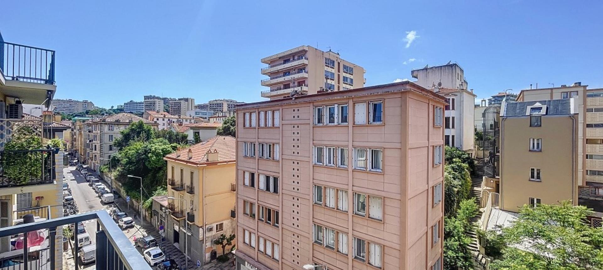 F3 meublé à louer centre ville à Ajaccio