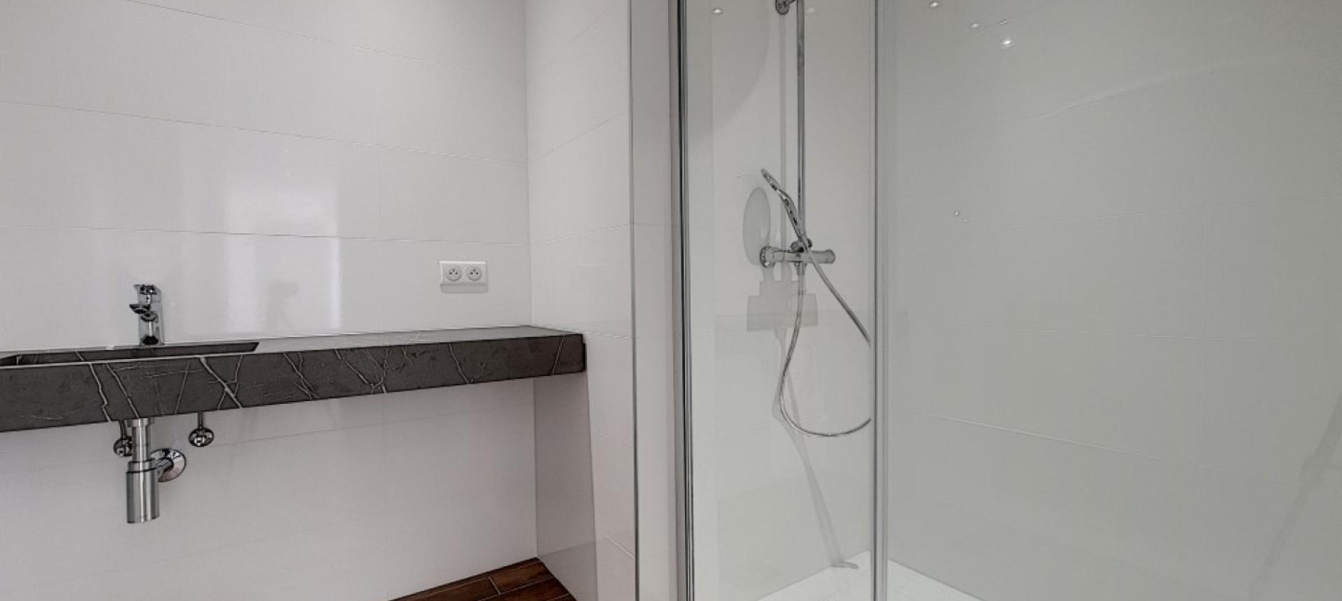 F3 A LOUER PARC BERTHAULT SALLE D EAU