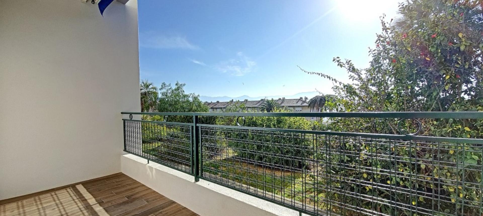 F3 A LOUER PARC BERTHAULT TERRASSE