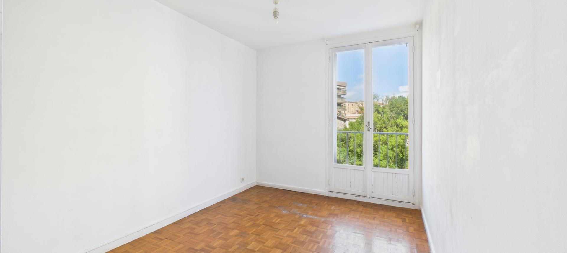 F3 RUE WALESKA