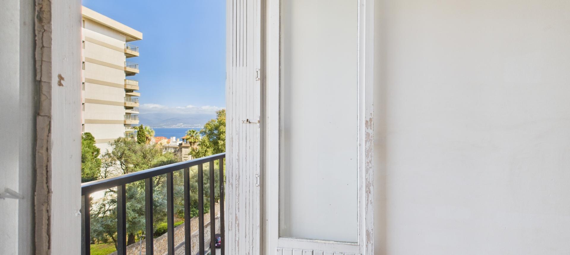 F3 RUE WALESKA