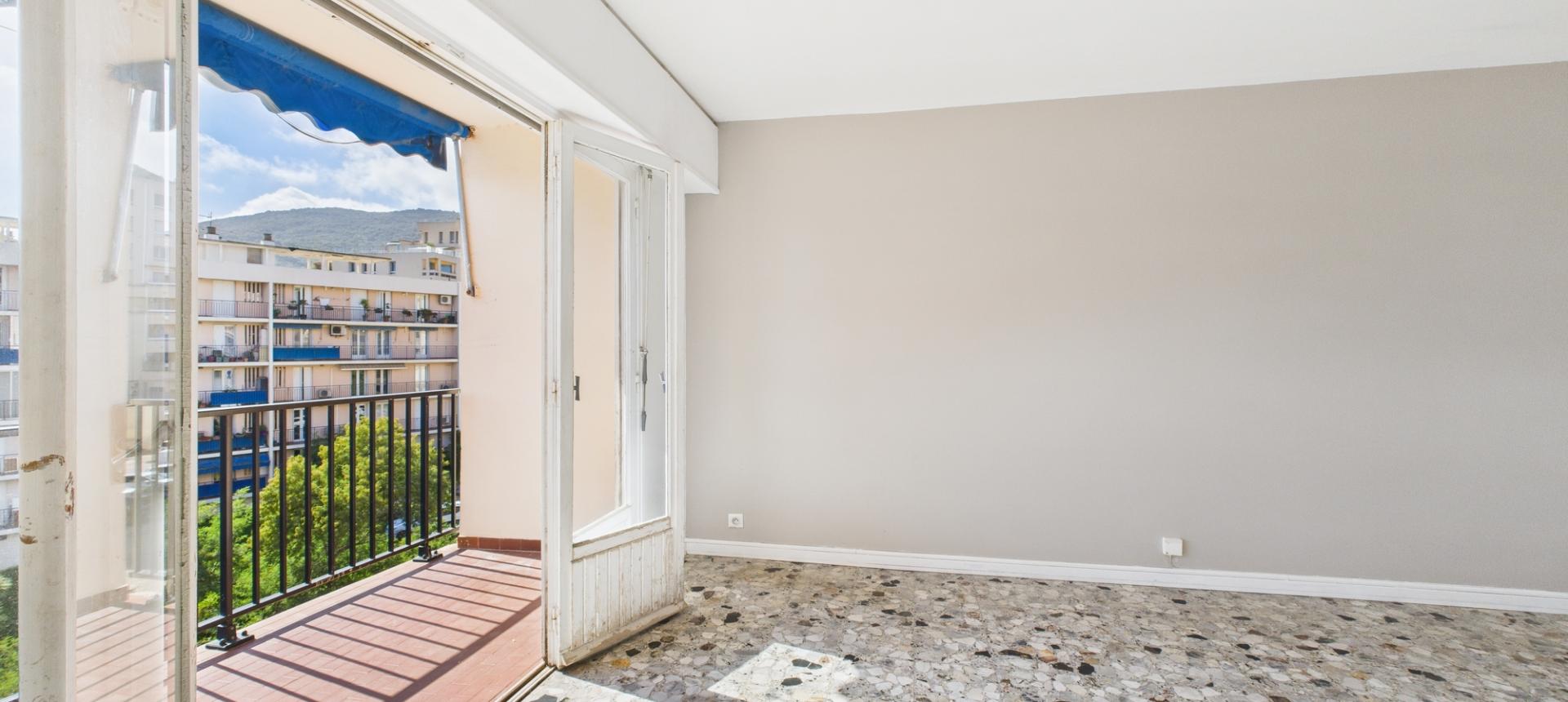 F3 RUE WALESKA