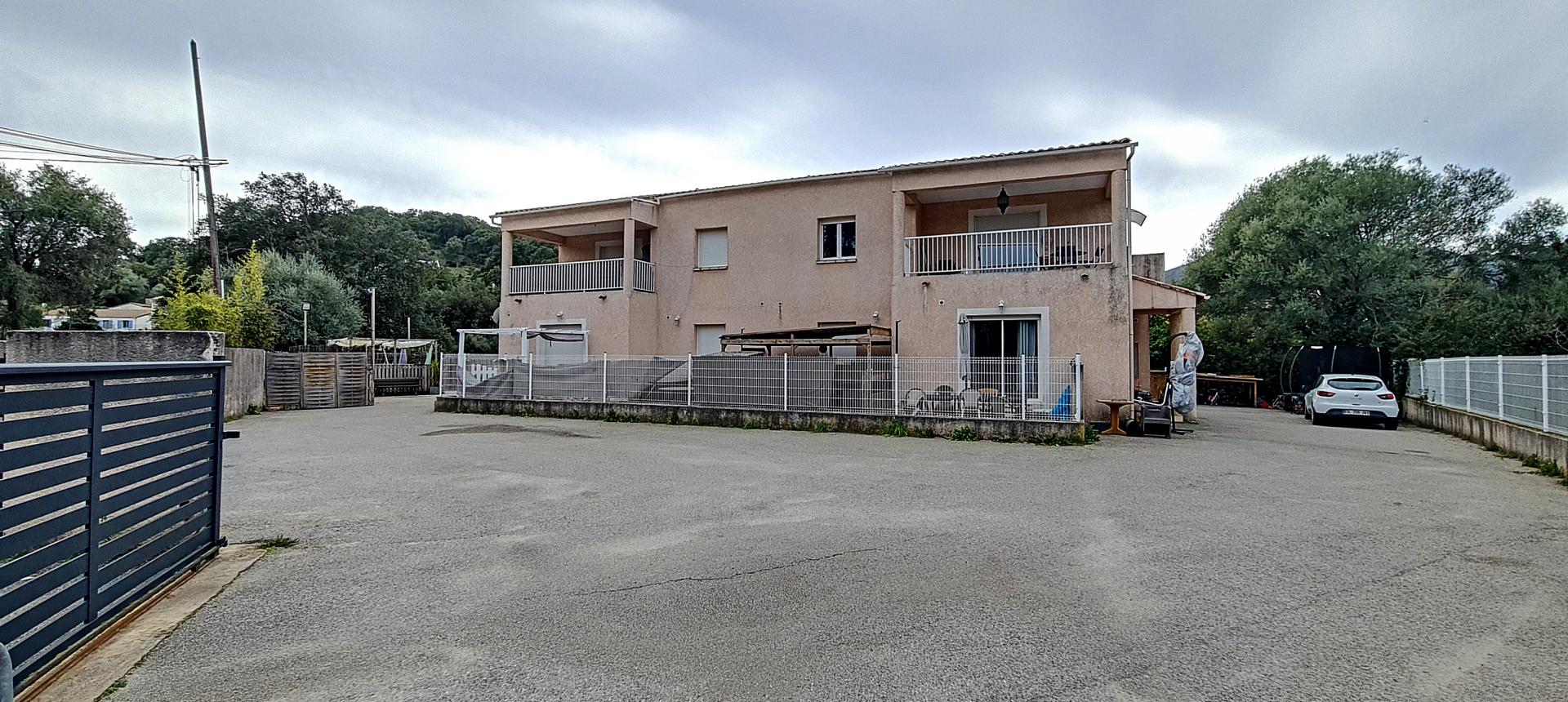 F3 à louer à Afa immeuble