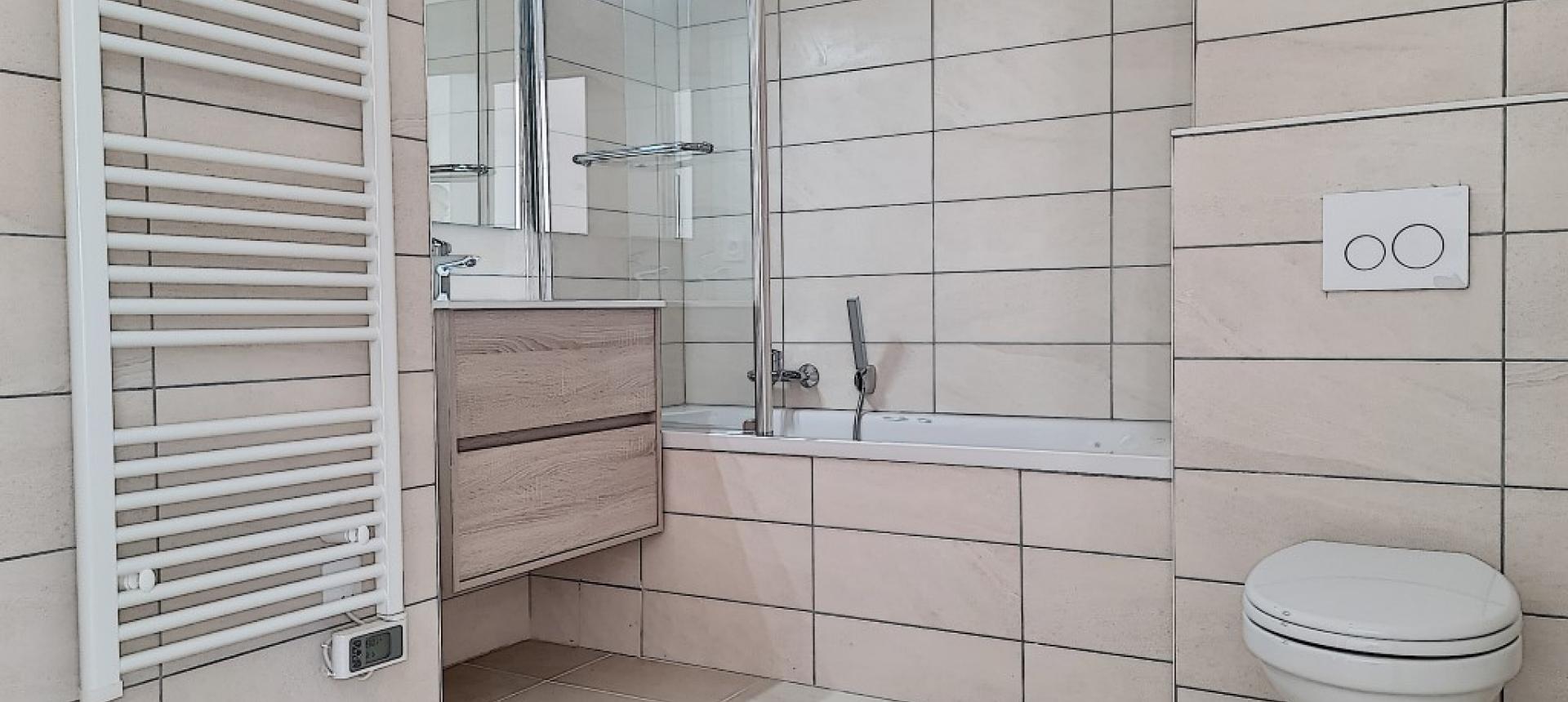  F3 à louer l'Alivettu  salle de douche