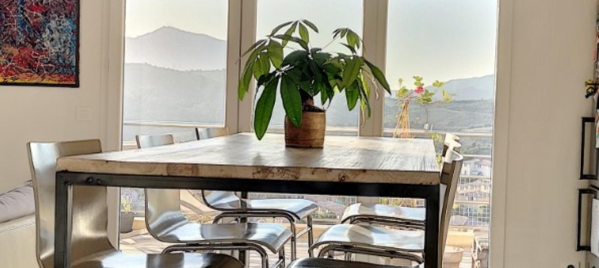 F3 à louer Le Belvedere -Vazzio coin repas