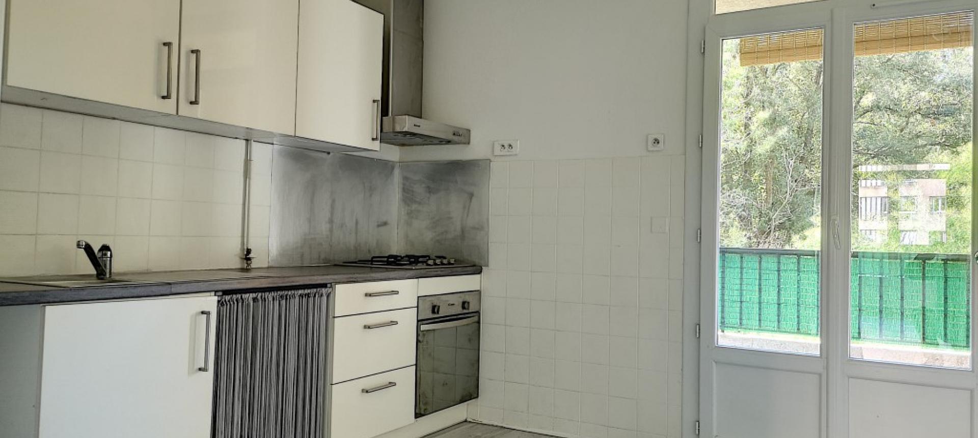 F3 à louer BRASILIA chambre cuisine