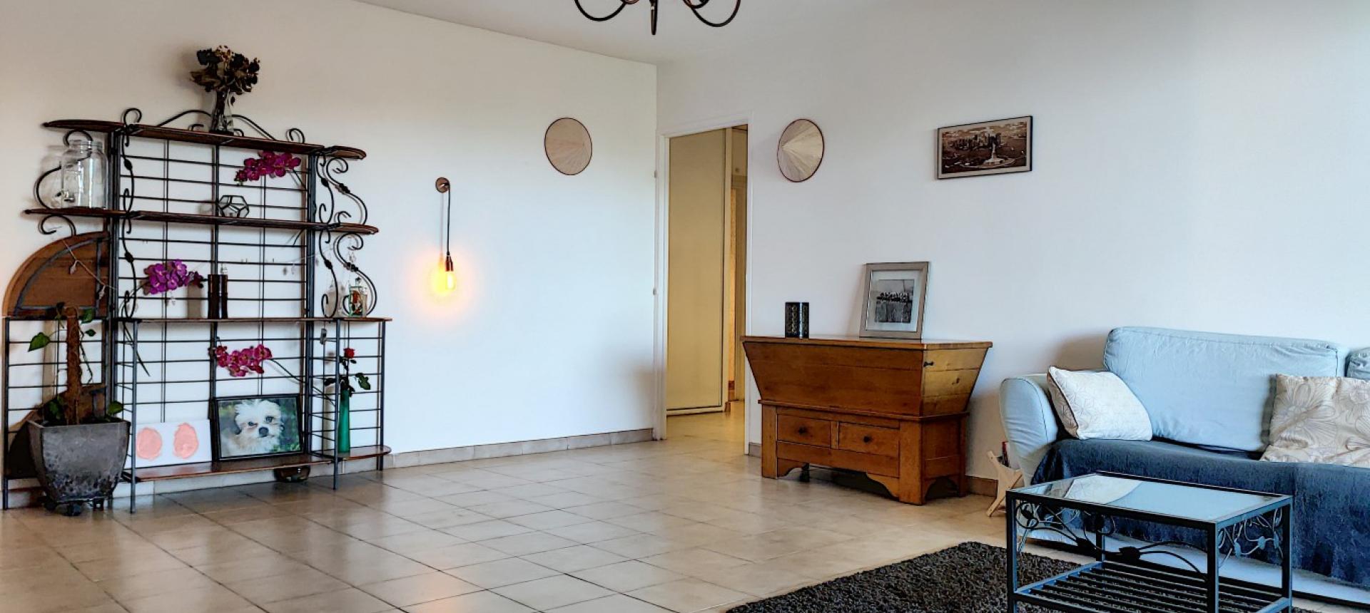  Route des Sanguinaires à vendre appartement  F3 avec vue mer et  terrasse.