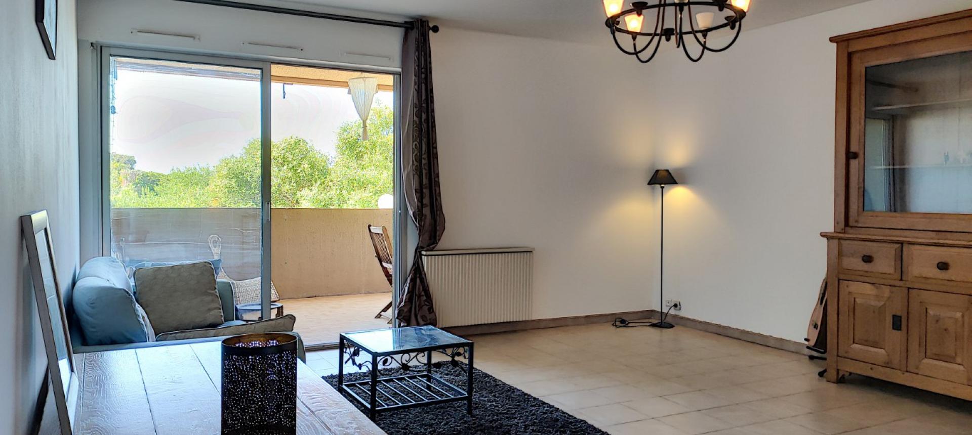  Route des Sanguinaires à vendre appartement  F3 avec vue mer et  terrasse.