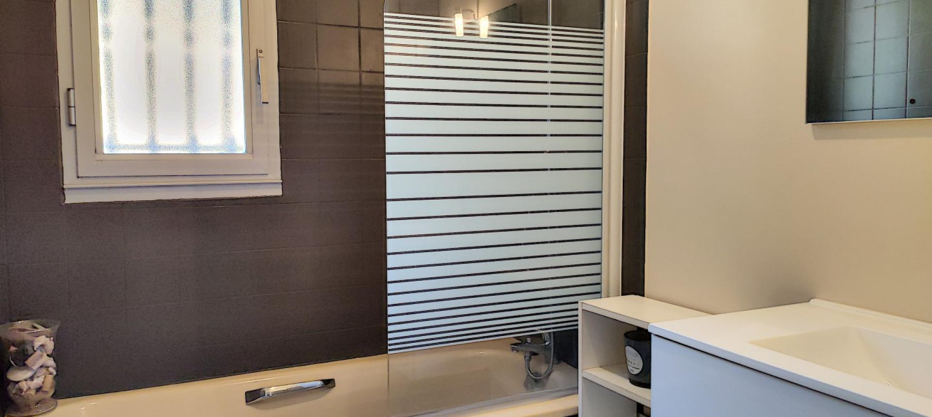  Route des Sanguinaires à vendre appartement  F3 avec vue mer et  terrasse.
