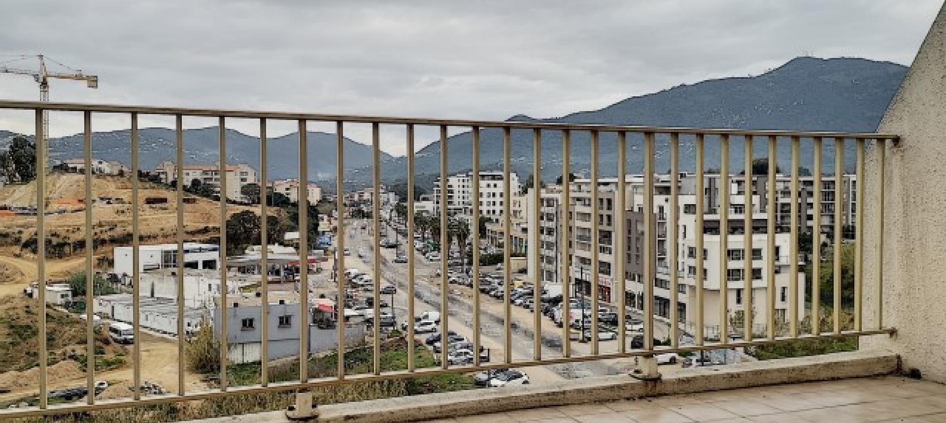 F3 à louer LA CLAIRIERE terrasse