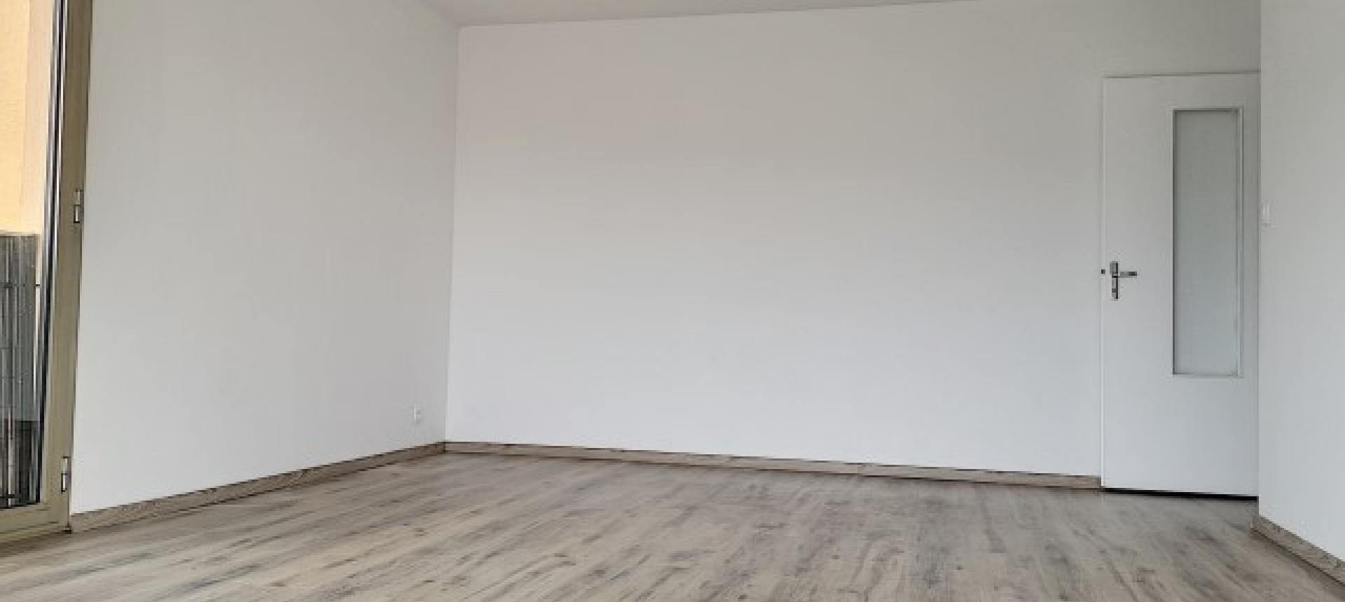 F3 à louer LA CLAIRIERE séjour 
