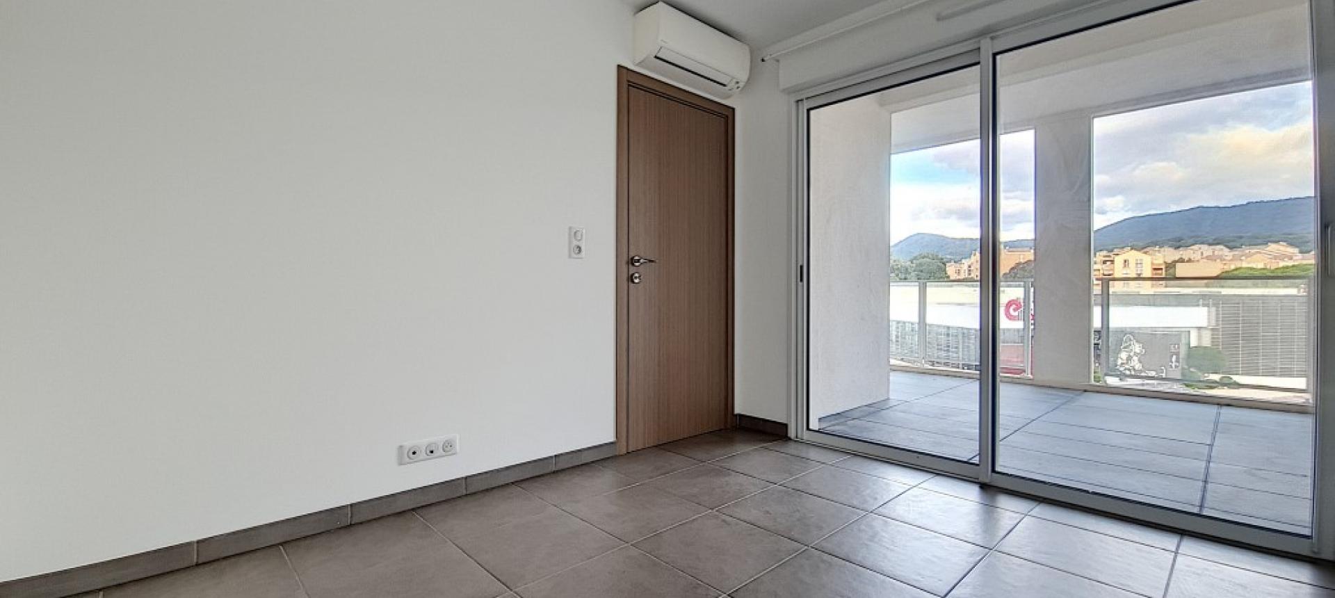 F3 à louer LA PALMERAIE chambre