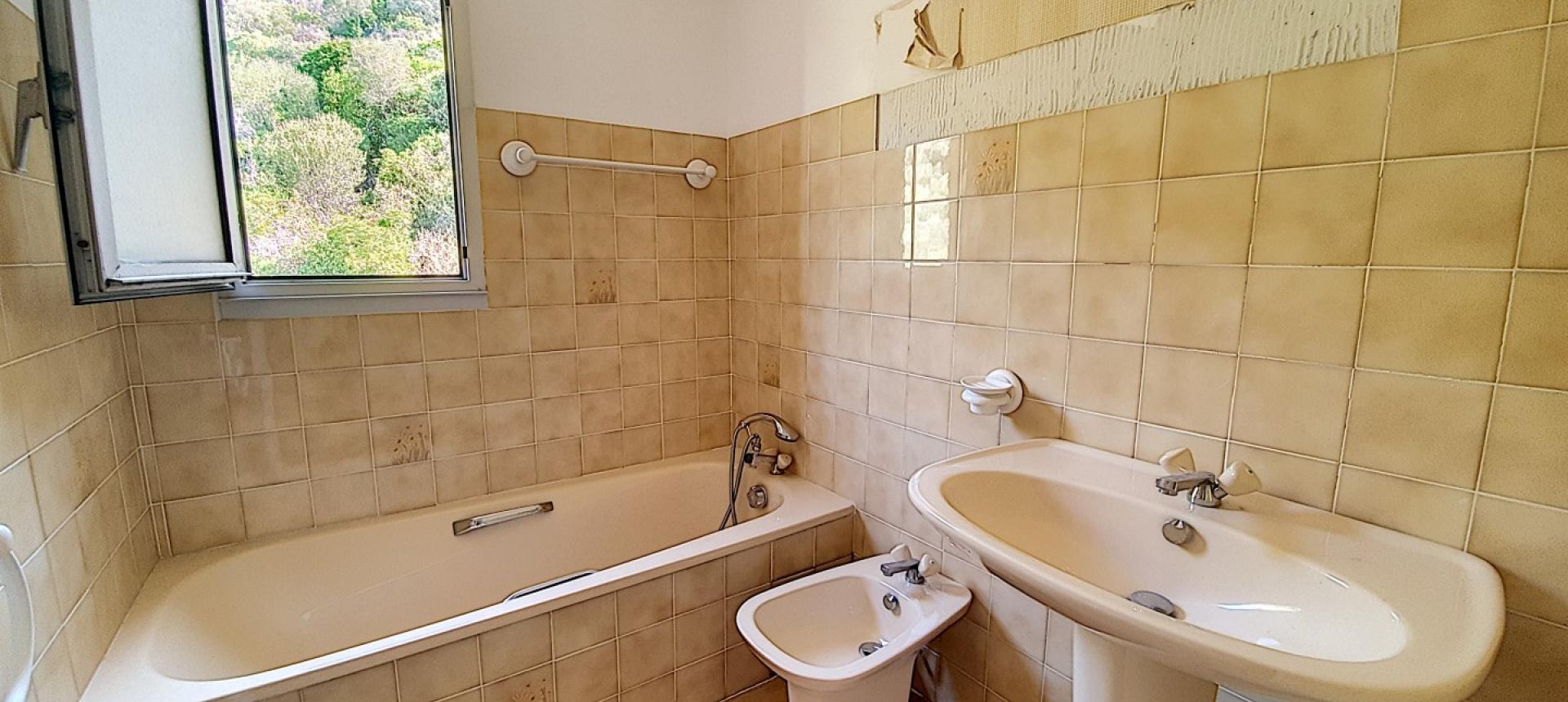 AJACCIO - VENTE APPARTEMENT F4 - TERRASSE VUE MER