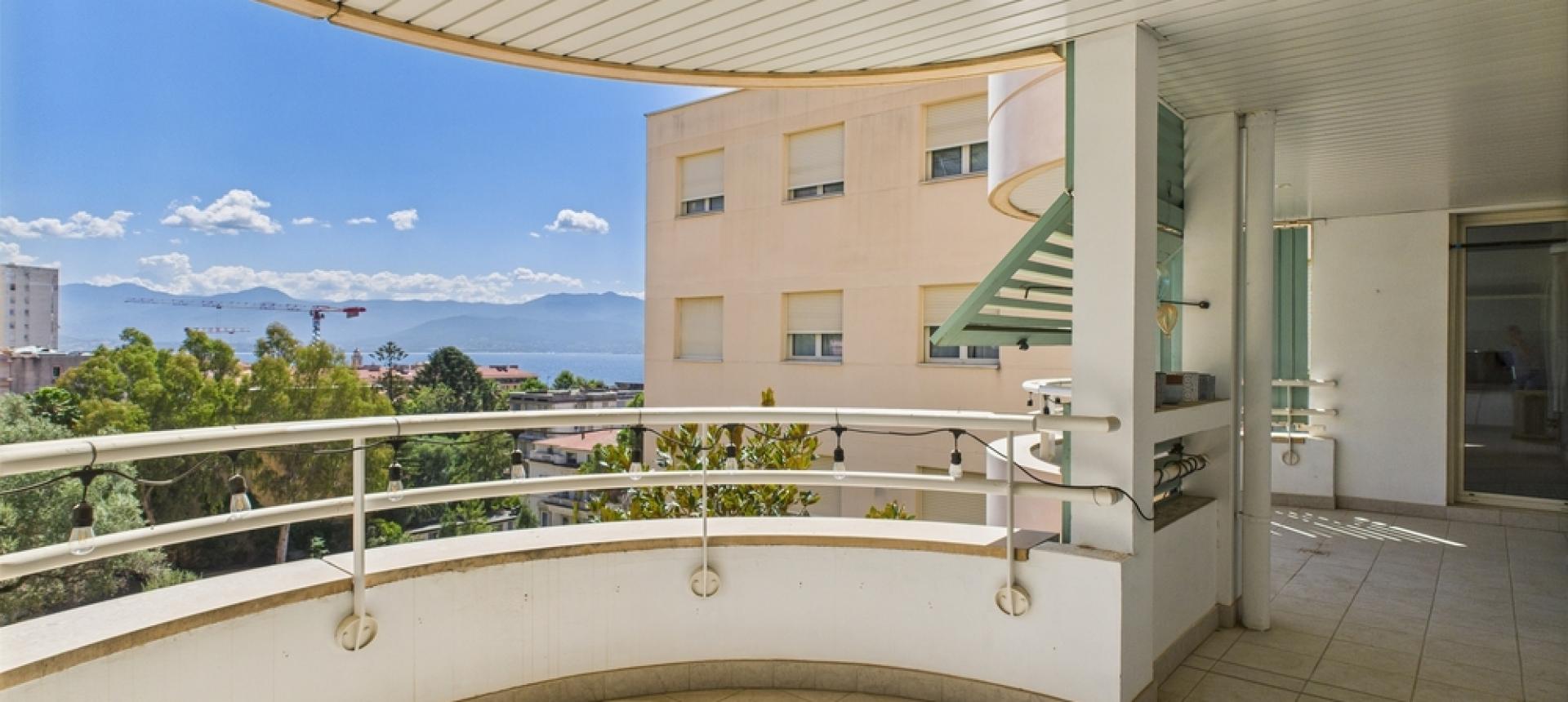 F4 - 5 RESIDENCE ARAUCARIA