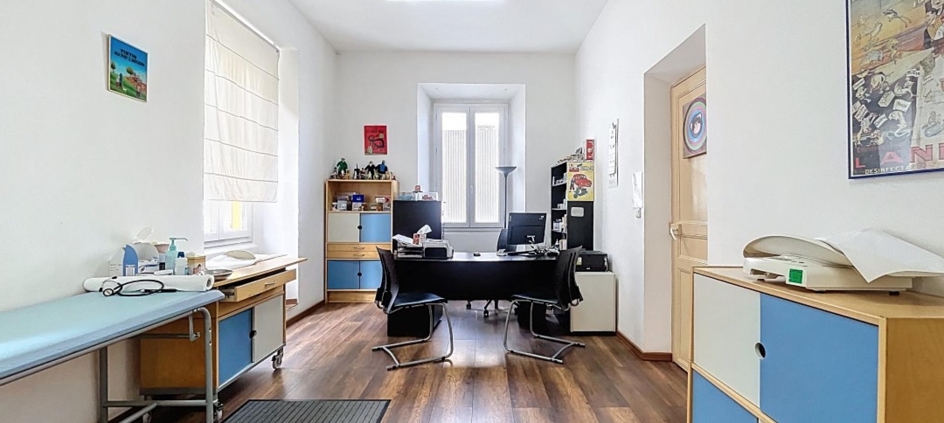 Local professionnel à louer cours Napoléon à Ajaccio