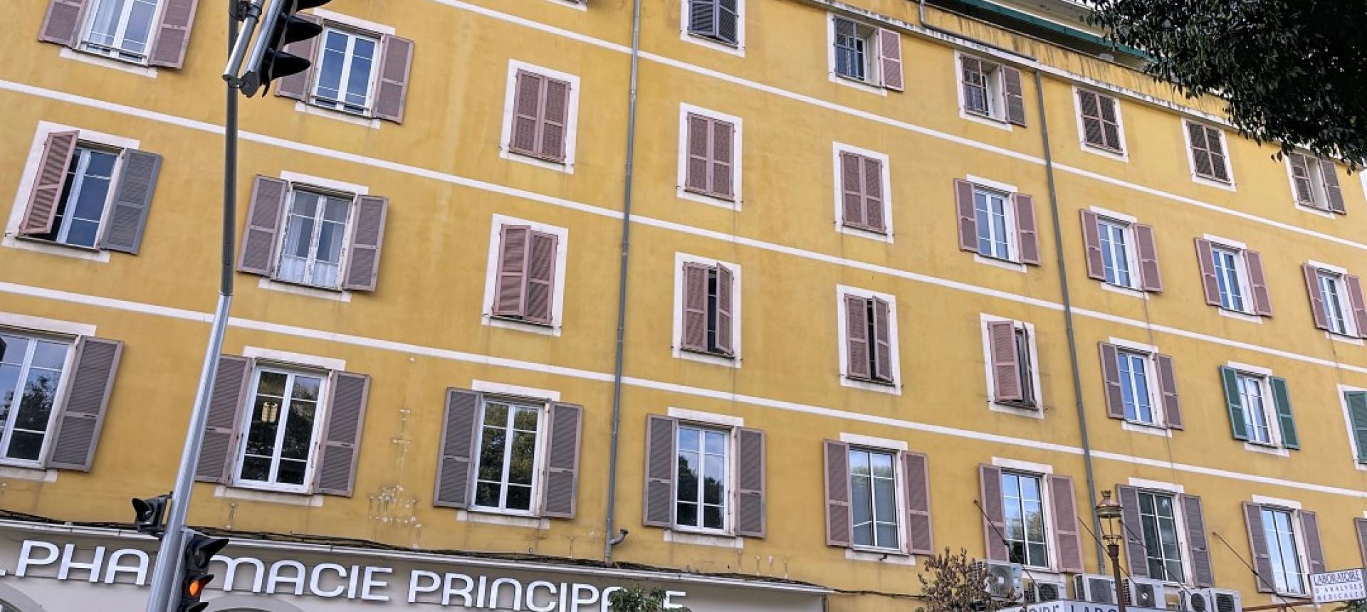 Local professionnel à louer cours Napoléon à Ajaccio