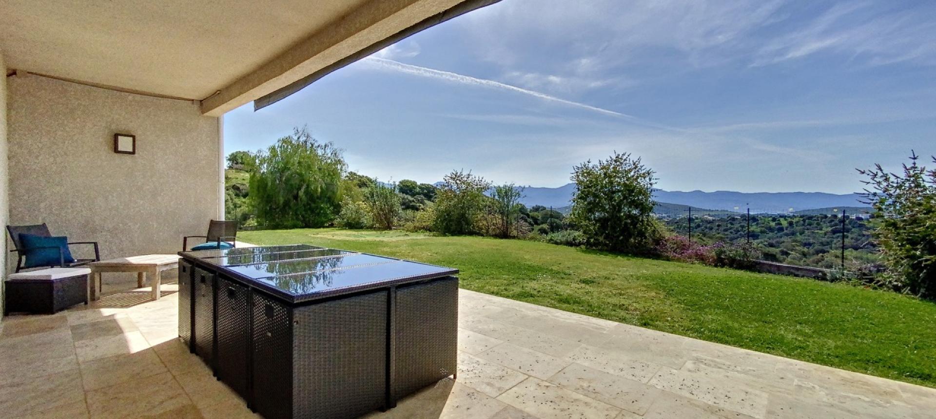 10 - F4 A LOUER RANUCCHIETTO TERRASSE 