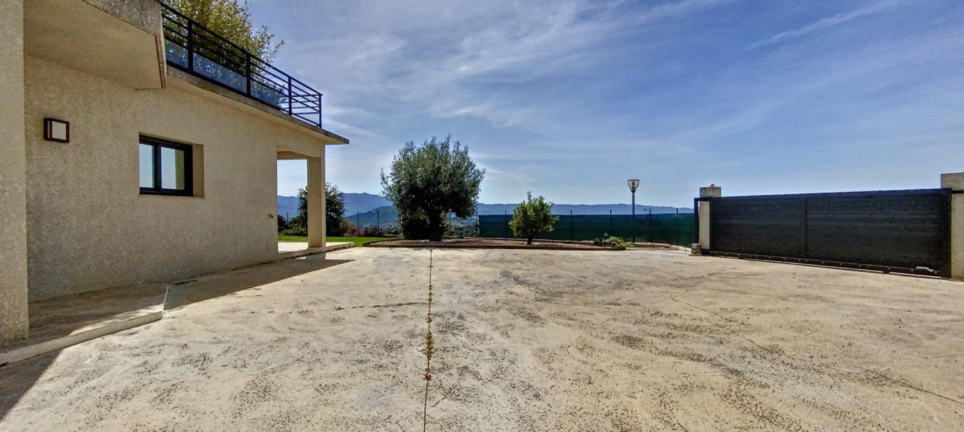 13 - F4 A LOUER RANUCCHIETTO PARKING