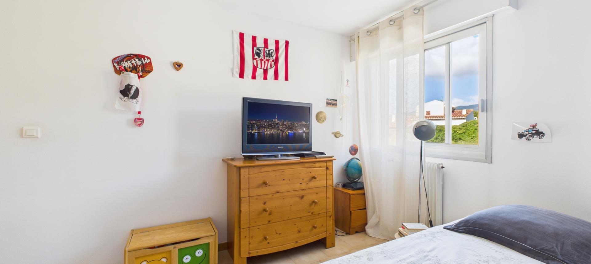 F4  A VENDRE ALZO DI SOLE