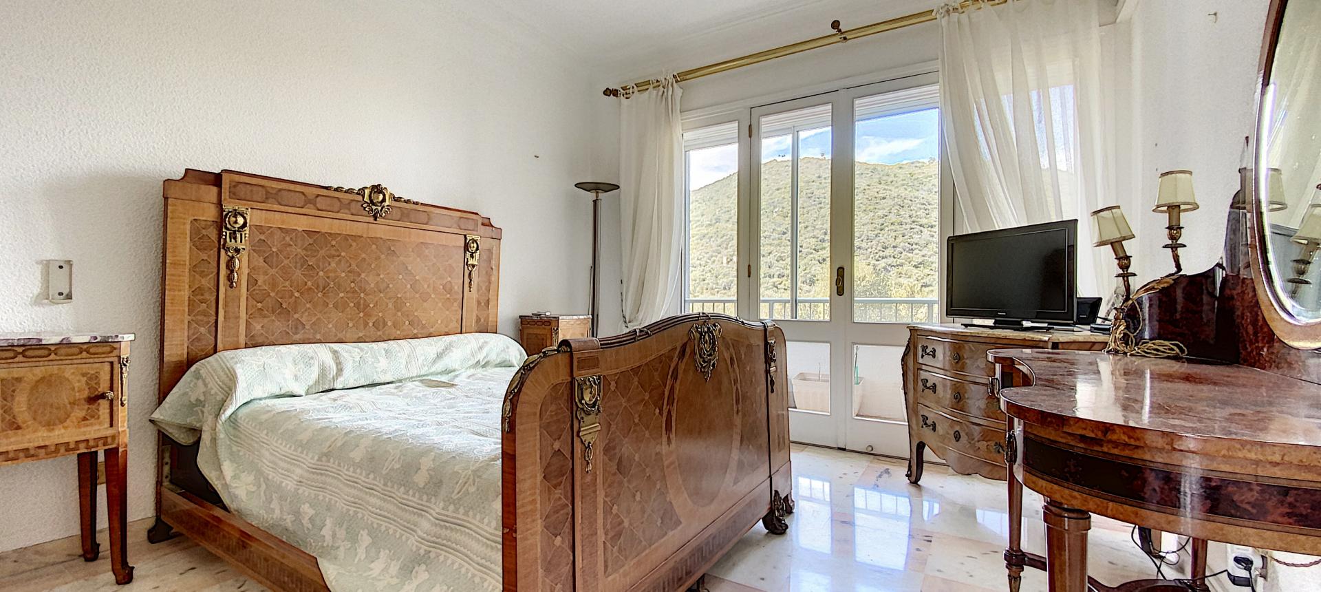 F4 à vendre sur les hauteurs du Parc Berthault Ajaccio - Chambre