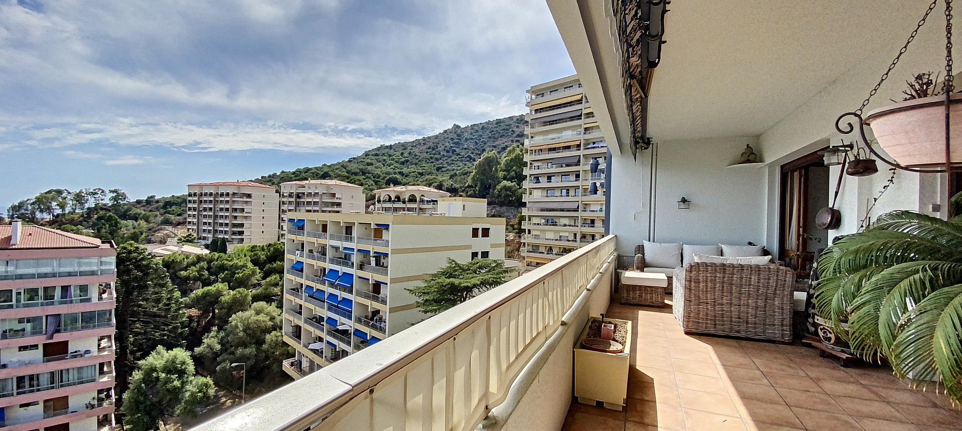 F4 à vendre sur les hauteurs du Parc Berthault Ajaccio- Terrasse