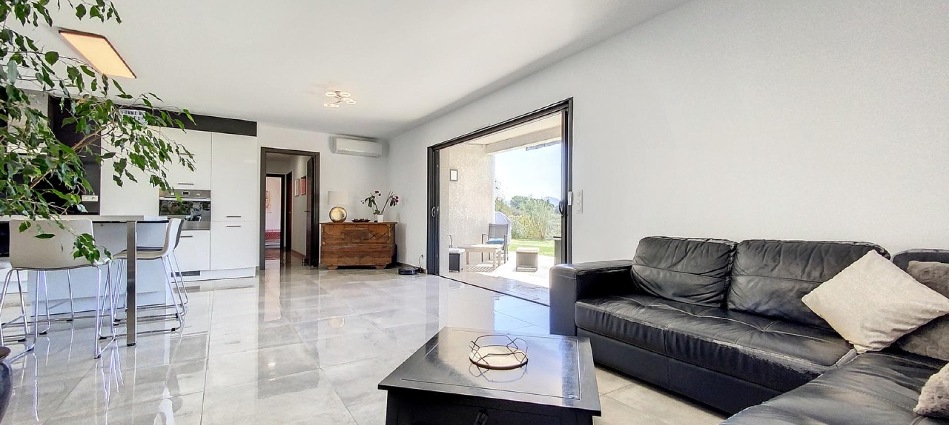 Vente d'un F4 de standing avec jardin près d'Ajaccio à ALATA