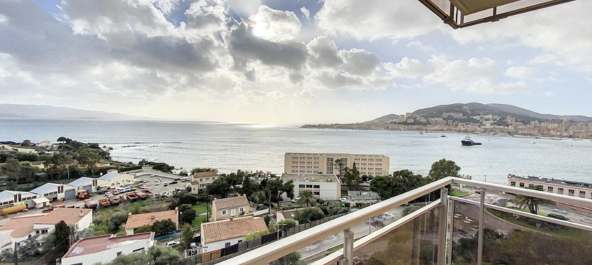 Appartement F4 avec vue mer à vendre à Ajaccio-Alzo Di Sole