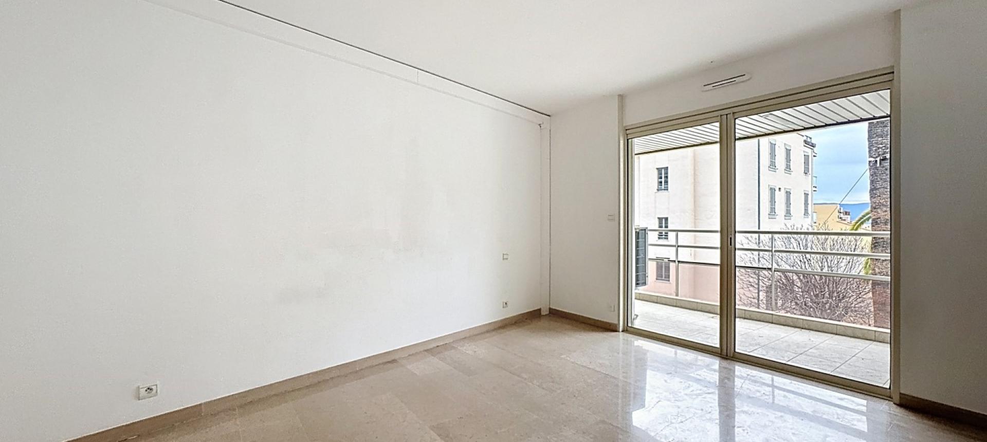 Beau F4 Araucaria secteur Grandval à Ajaccio