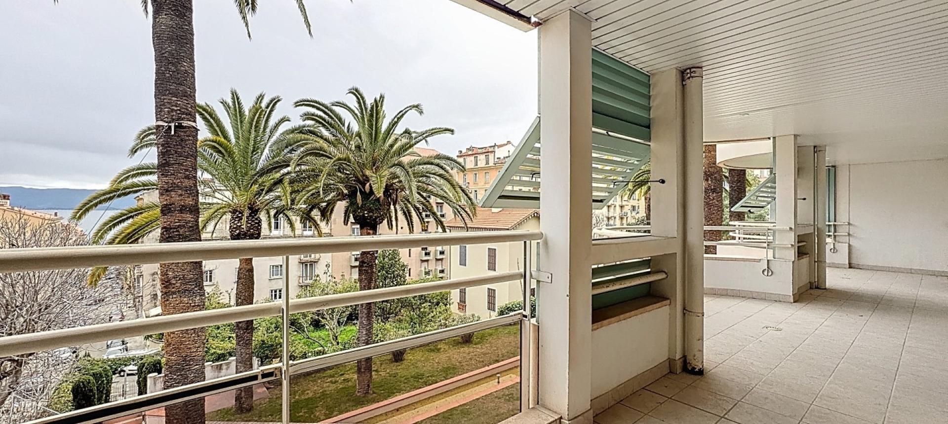 Beau F4 Araucaria secteur Grandval à Ajaccio