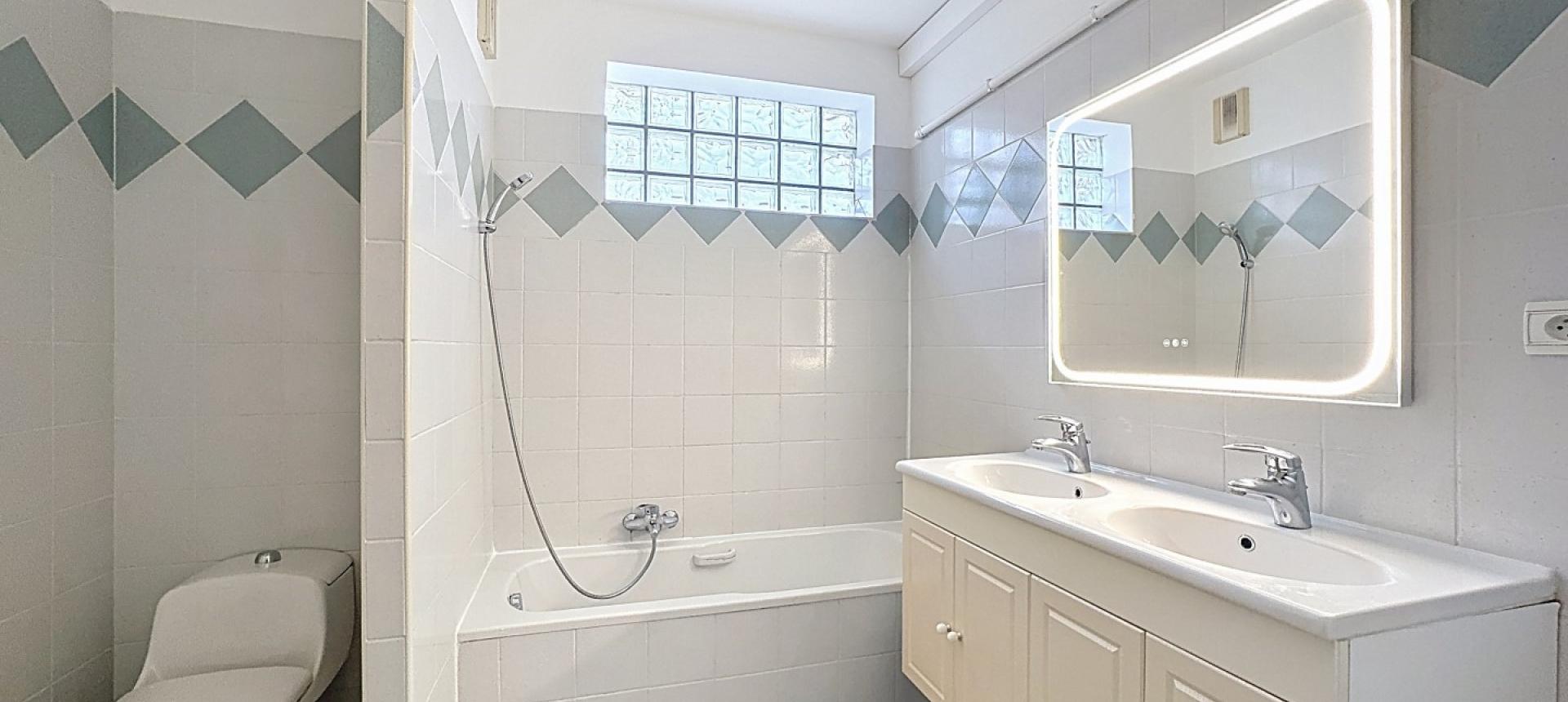 Beau F4 Araucaria secteur Grandval à Ajaccio