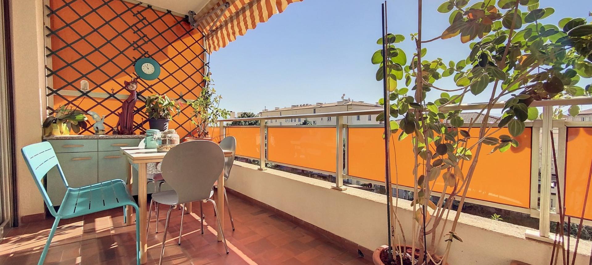 Appartement F4 à vendre au Palais Grandval à Ajaccio