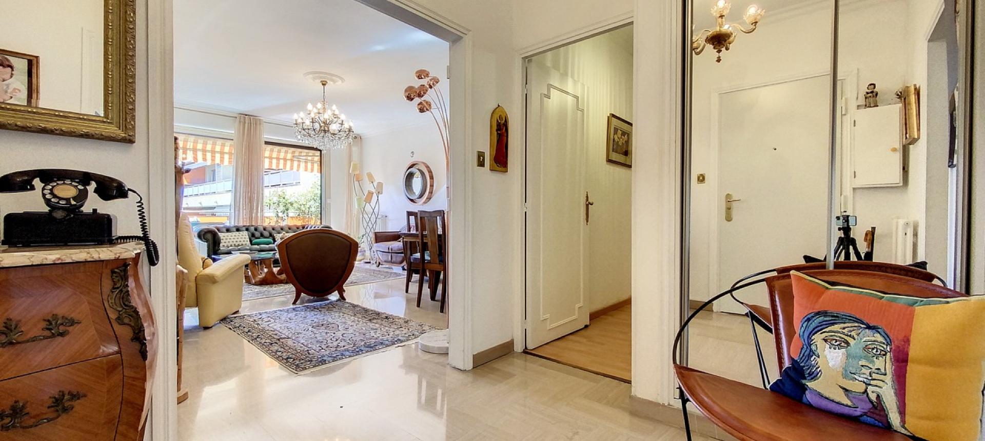 Appartement F4 à vendre au Palais Grandval à Ajaccio