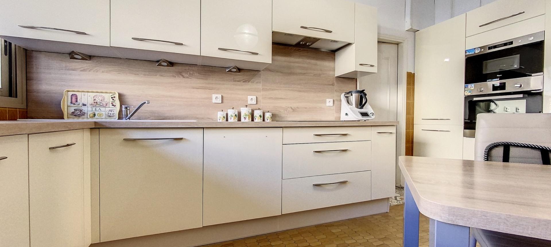 Appartement F4 à vendre au Palais Grandval à Ajaccio