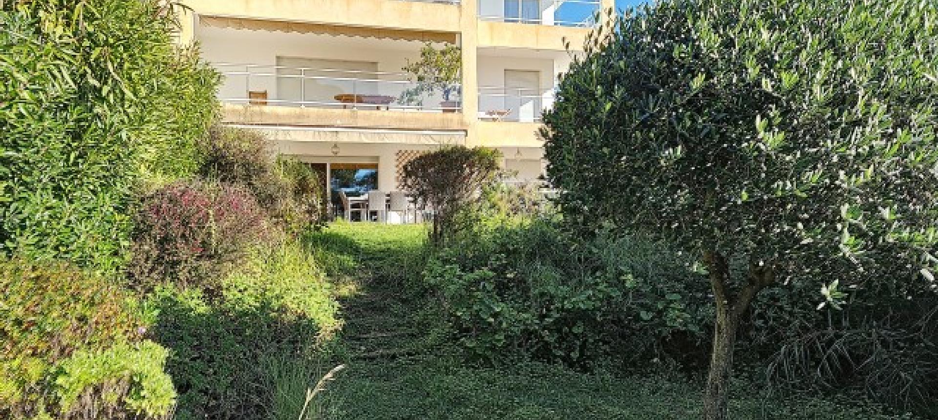F4 à louer La Pinède  jardin 