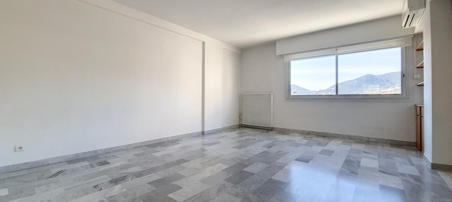 F4 SALINES salon