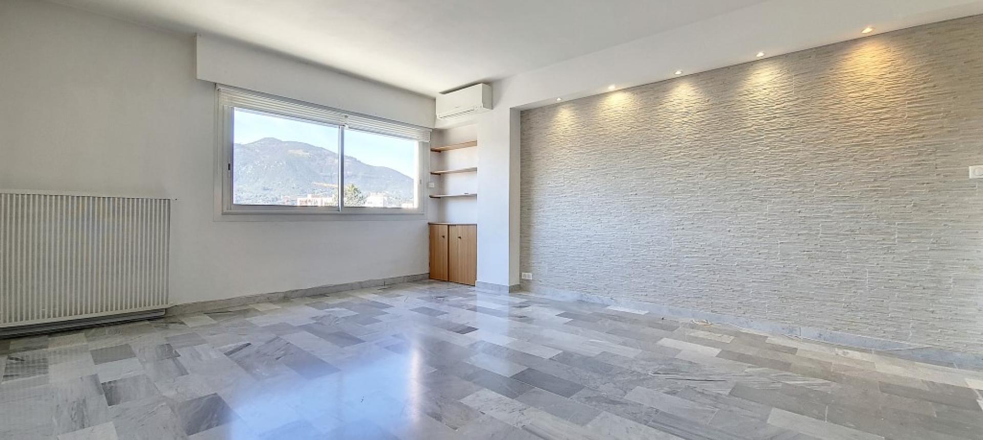 F4 SALINES salon