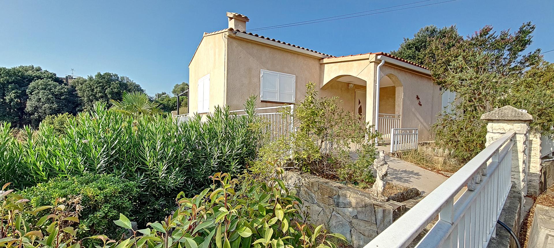 F4 HAUT DE VILLA AVEC JARDIN A VENDRE À MEZZAVIA