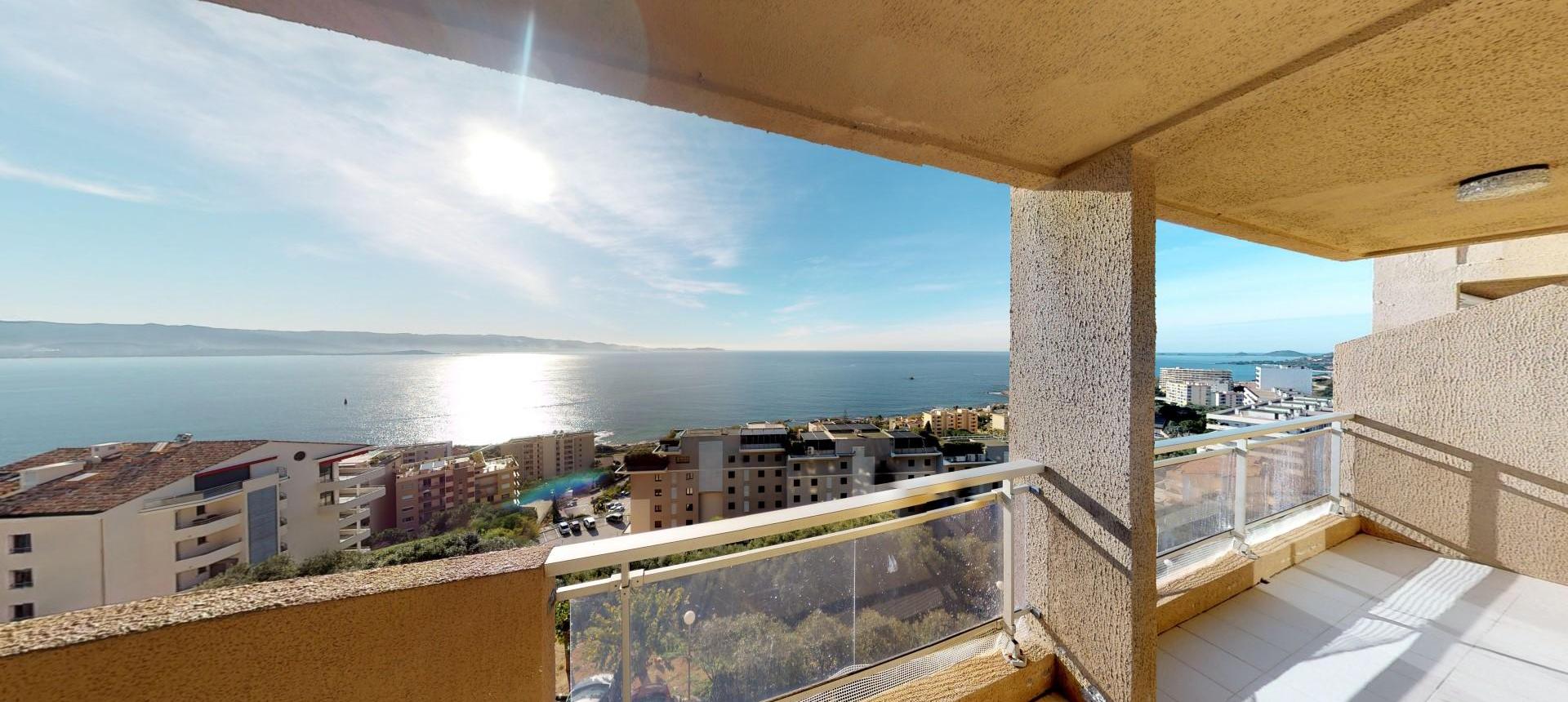 Appartement F4 à vendre avec vue mer secteur Sanguinaires - Ajaccio