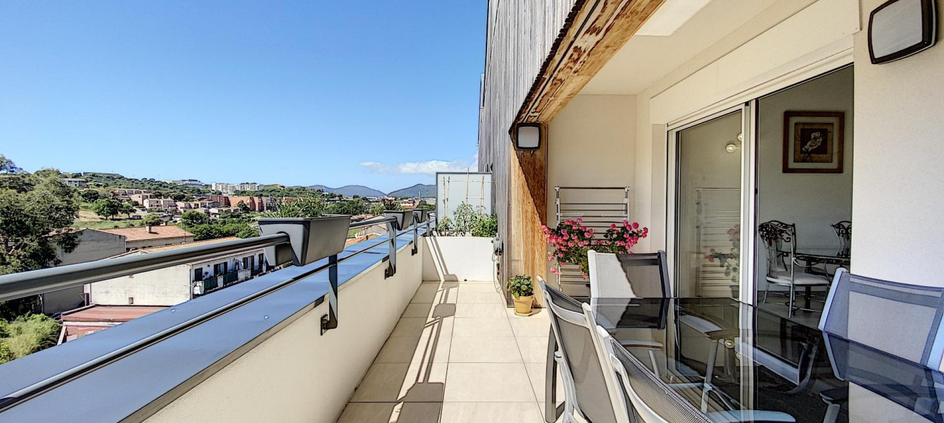 F4 MEZZAVIA APARTÉ TERRASSE