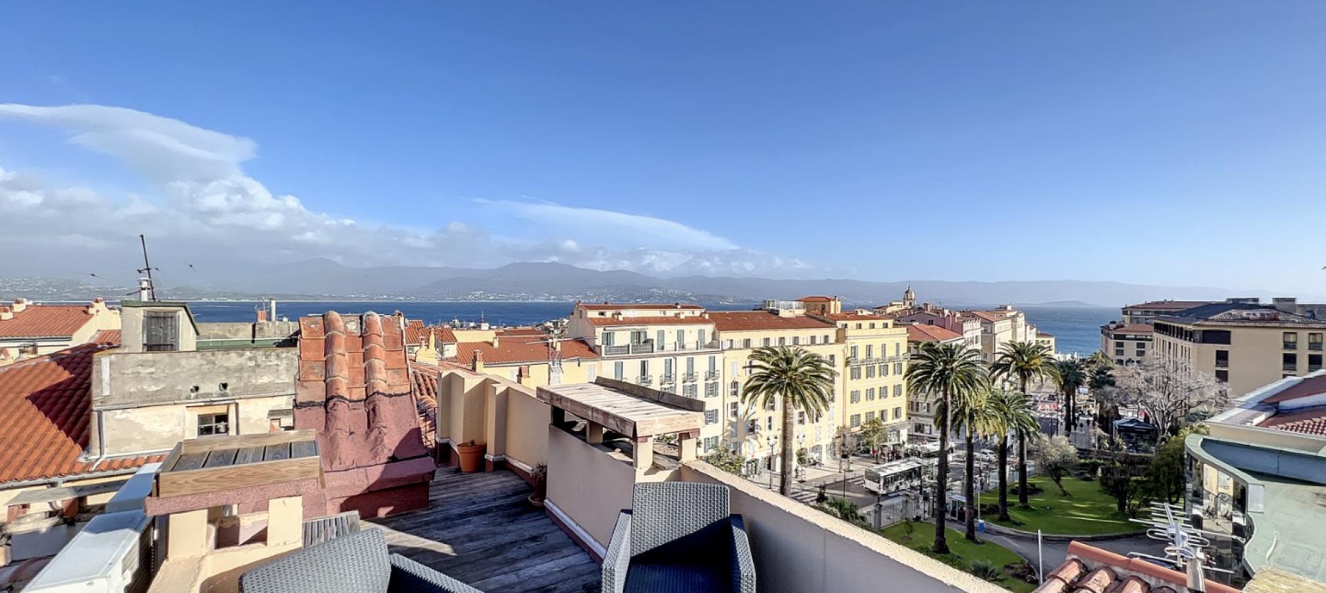 F4 toit terrasse à vendre Quartier de la préfecture Ajaccio