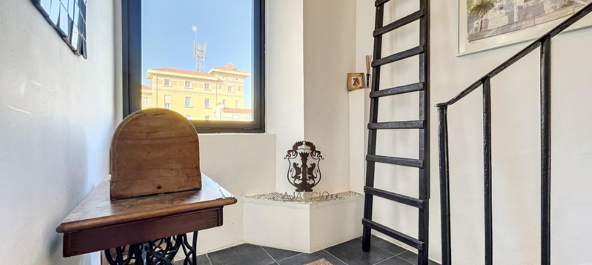 F4 toit terrasse à vendre Quartier de la préfecture Ajaccio